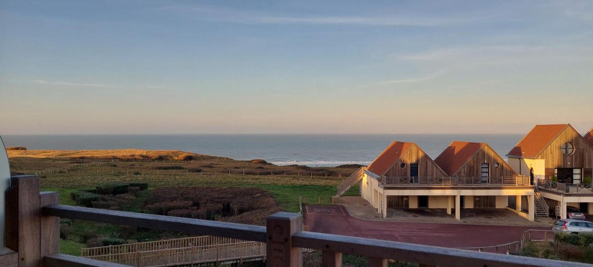 Le 246 - Duplex Face A La Mer Pour 4 Personnes, Wifi, Tv Full Sat, Parking Wimereux Eksteriør bilde