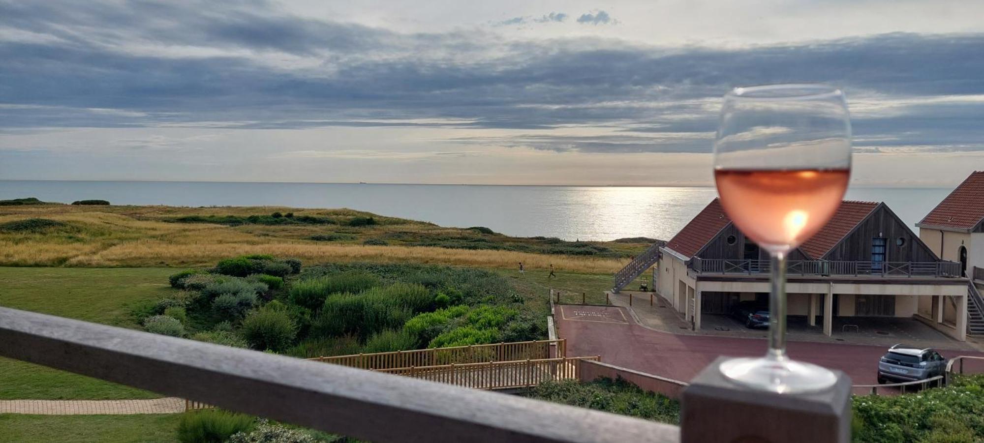Le 246 - Duplex Face A La Mer Pour 4 Personnes, Wifi, Tv Full Sat, Parking Wimereux Eksteriør bilde